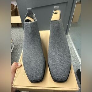 Vivaia boots size US 9.5/M